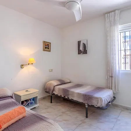 2 Bedroom Cozy In